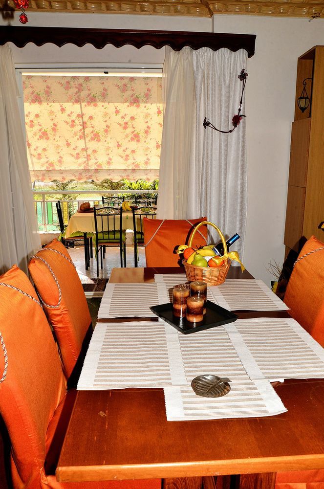 Noble Inn Loutraki  Ngoại thất bức ảnh